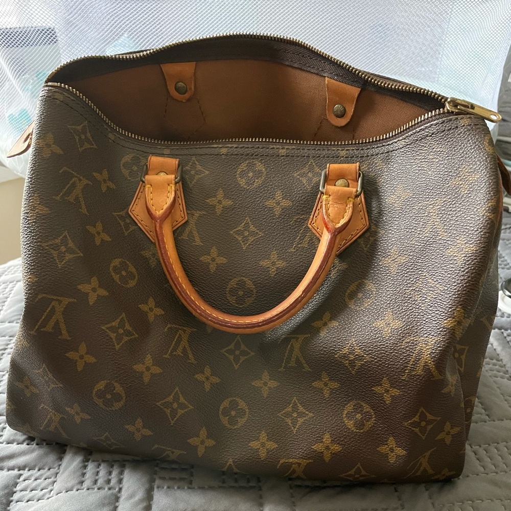 Authentic Louis Vuitton Speedy 30 monogram USED!!